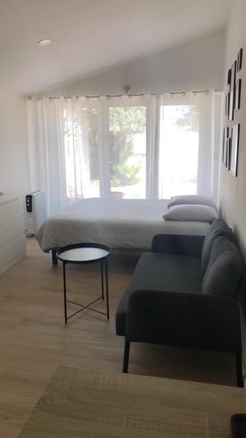 Studio Refait A Neuf Avec Jardin Aigues Mortes Exterior photo